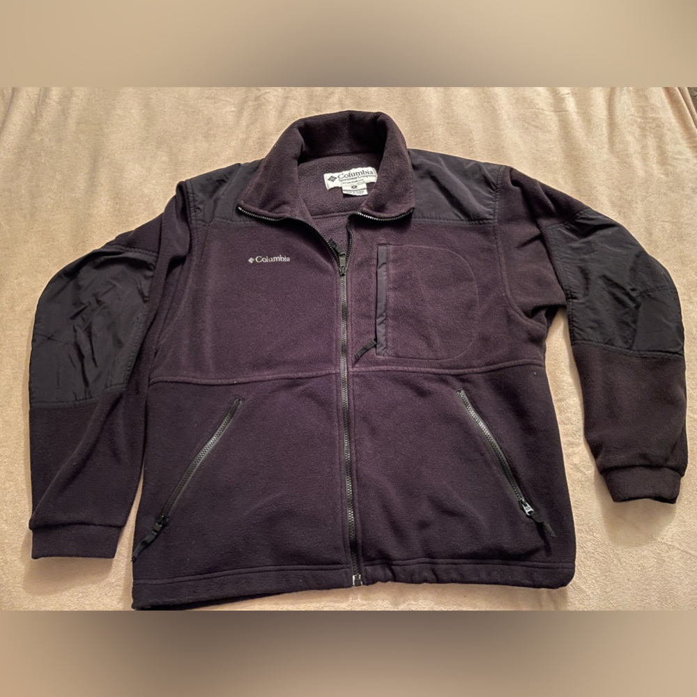 Black Columbia heavy duty sweater